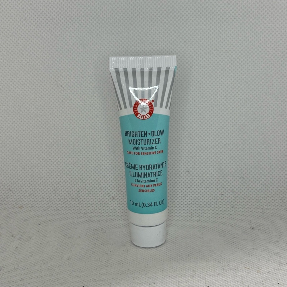 First Aid Beauty Brighten + Glow Moisturizer with Vitamin C 10ml/0.34floz Travel